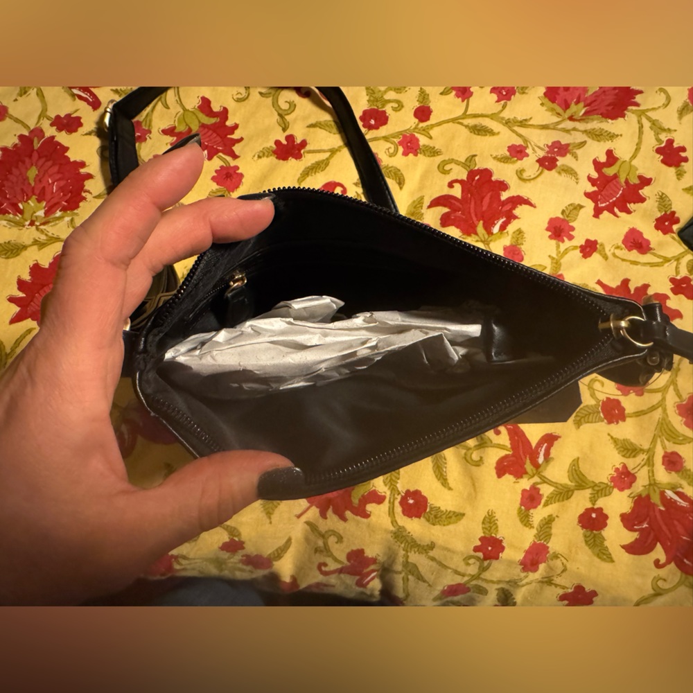 Handbag Bundle!! 👜 - Picture 4 of 16